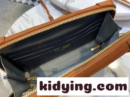 ルイ・ヴィトン バッグ 人気 コピー ショルダーストラップをかけると 財布はすぐに器用な斜めショルダーバッグに変わります-1