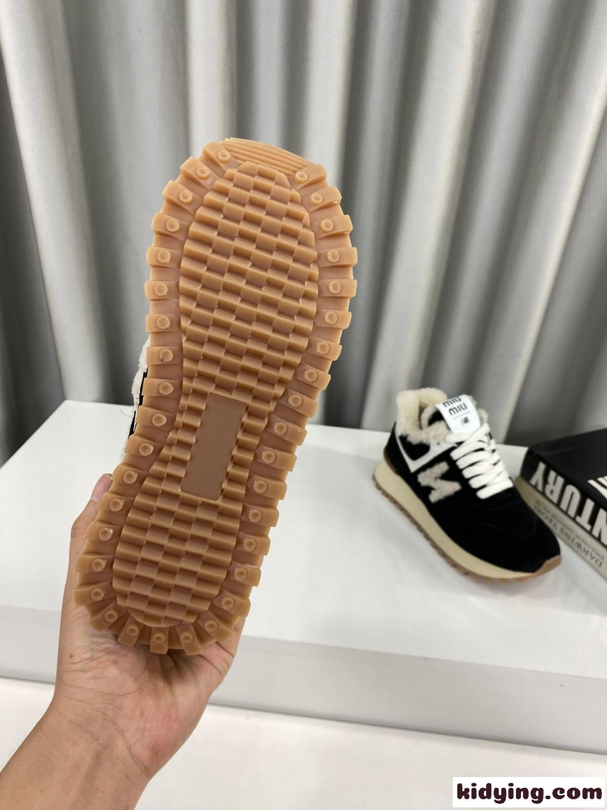 New Balance x Miu Miu ボアスニーカー ミュウミュウ スニーカー コピー レディース ブラック-3