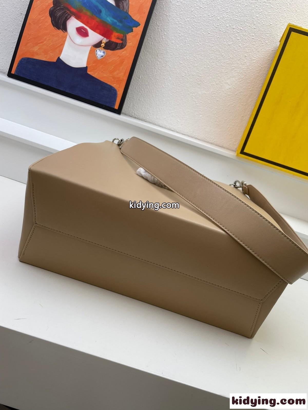 フェンディ バッグ コピー レディース Fendi Pack ミディアム ショッピングバッグ-3