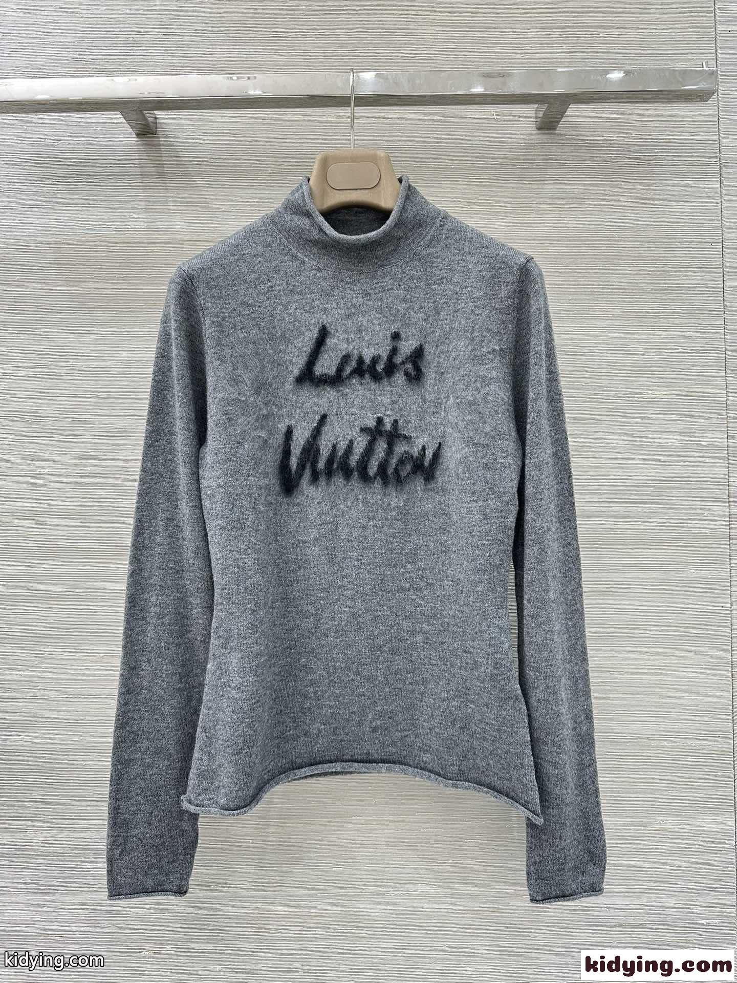 ブラッシュド シグネチャープルオーバー ルイ・ヴィトン Tシャツ コピー グレー-0