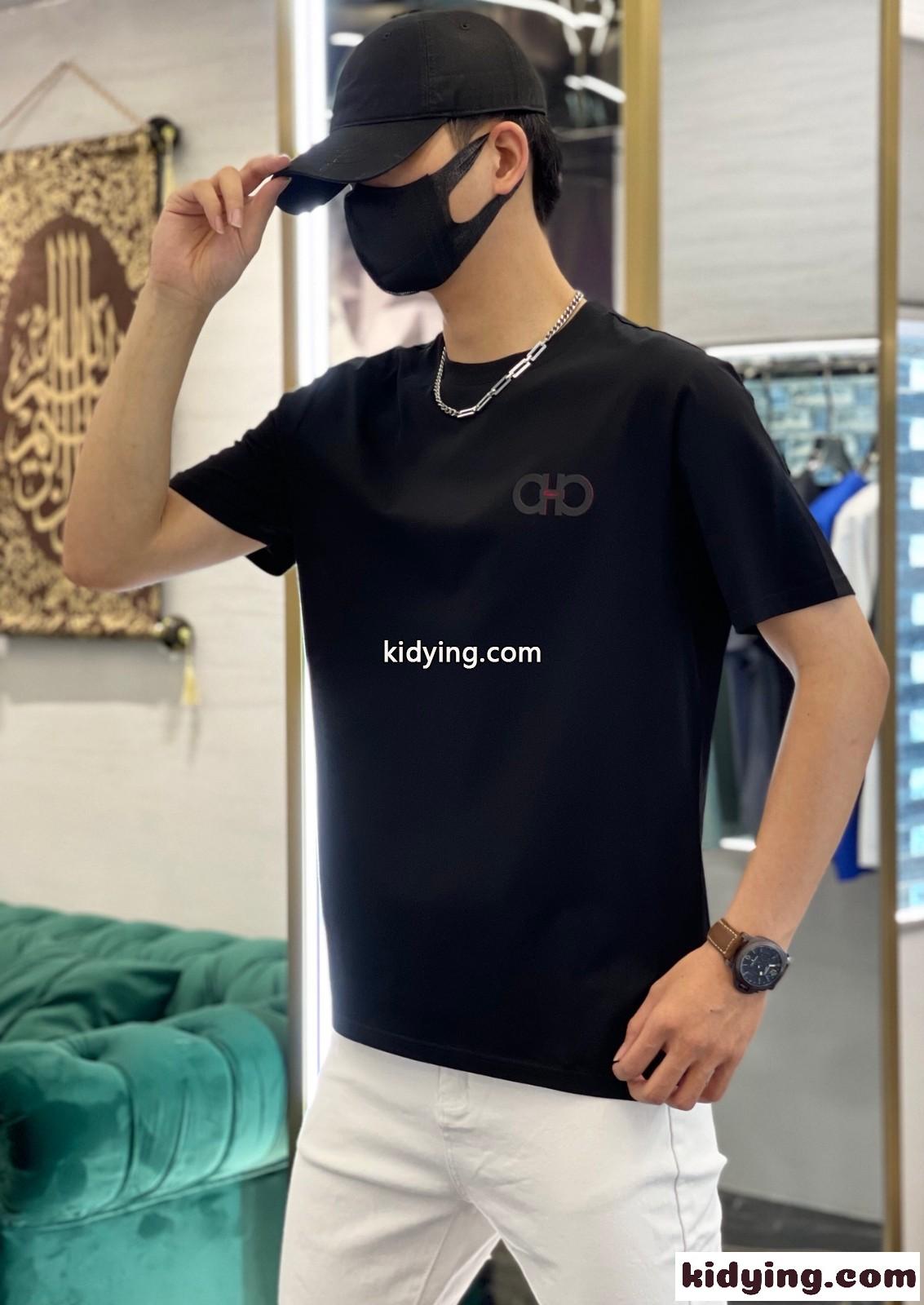 サルヴァトーレ・フェラガモ Tシャツ コピー シンプル ロゴ 合わせやすい クルーネック 半袖Tシャツ-3