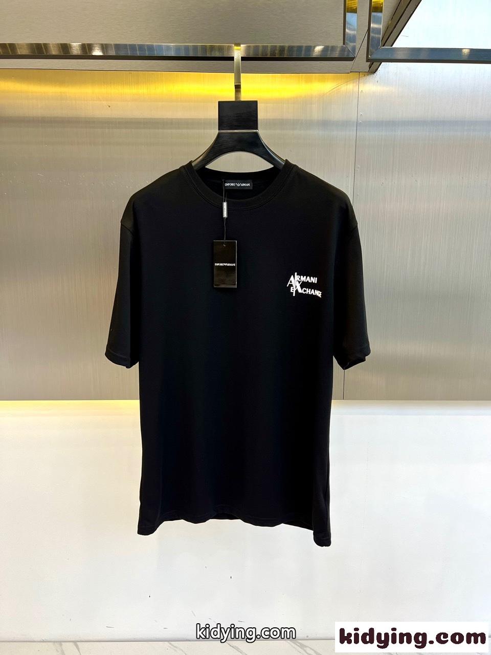 アルマーニ Tシャツ コピー カジュアル シンプル ロゴ入り 半袖Tシャツ ブラック-0