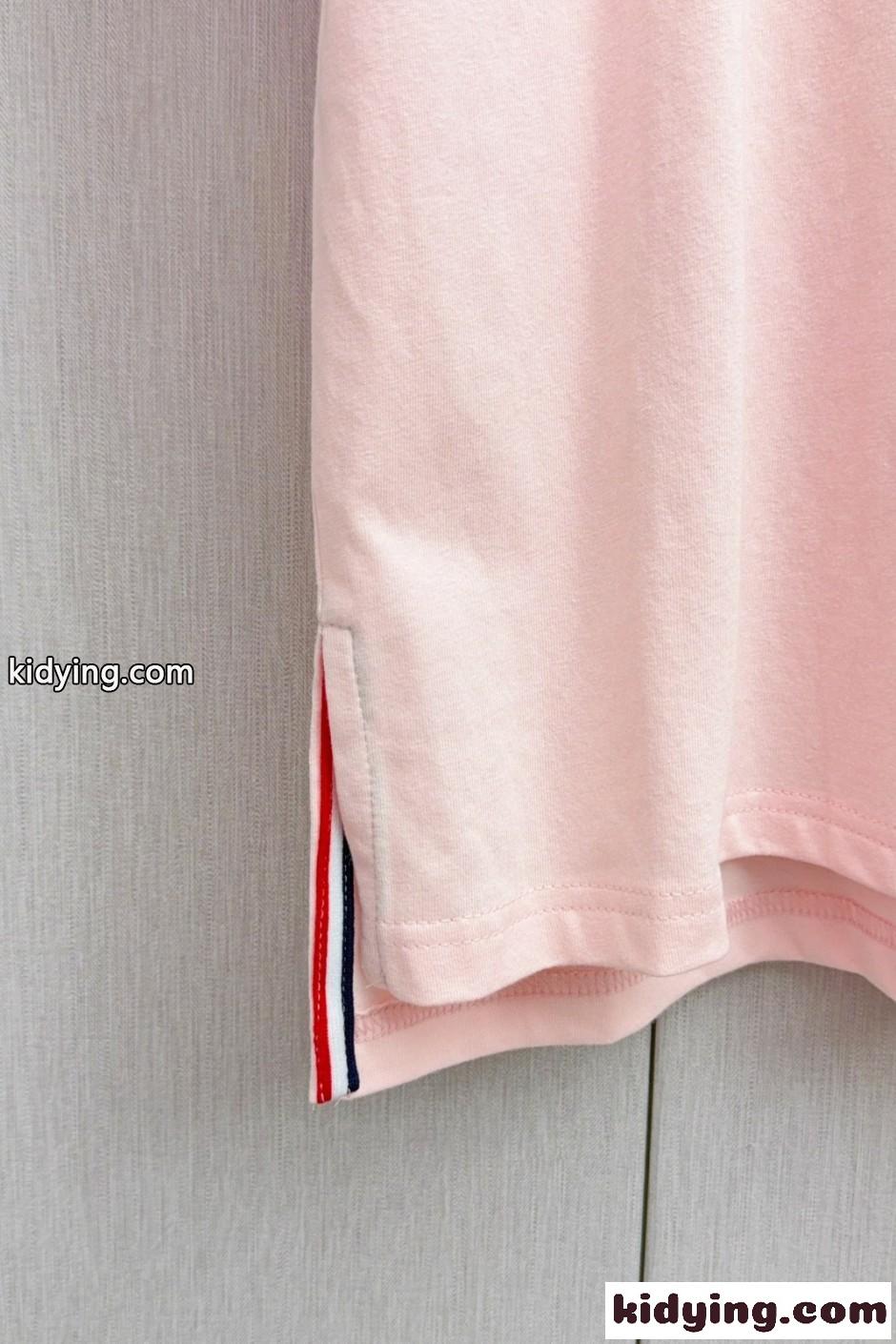 シンプル 可愛い ヘクター クルーネック 半袖Tシャツ トムブラウン Tシャツ 偽物 ピンク-4