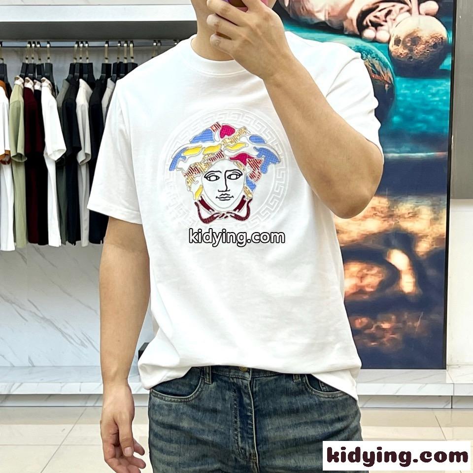 ヴェルサーチェ Tシャツ 偽物 シンプル ロゴ入り 半袖Tシャツ ホワイト-1