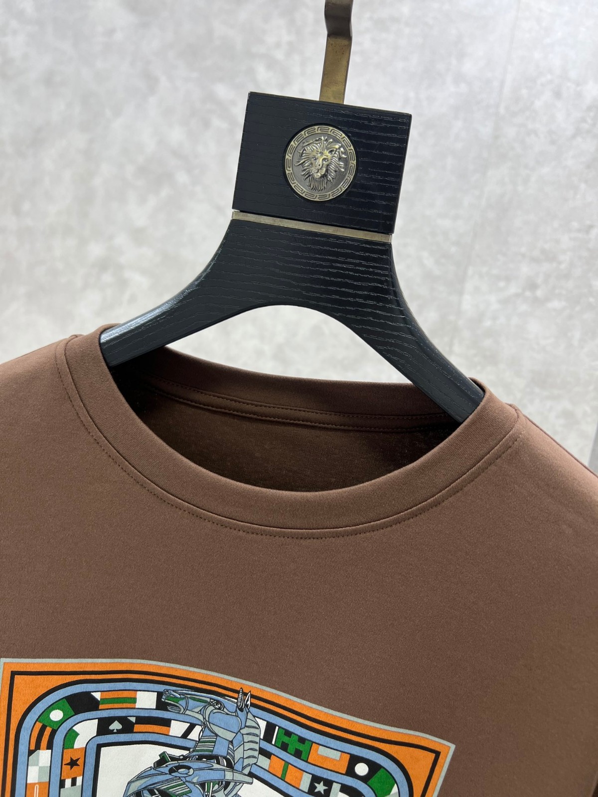 ベーシック プリント クルーネック 長袖Tシャツ エルメス Tシャツ コピー ブラウン-2