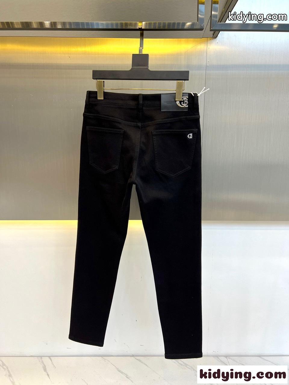 合わせやすい 定番 バーバリー ジーンズ 偽物 メンズ デニムパンツ-1