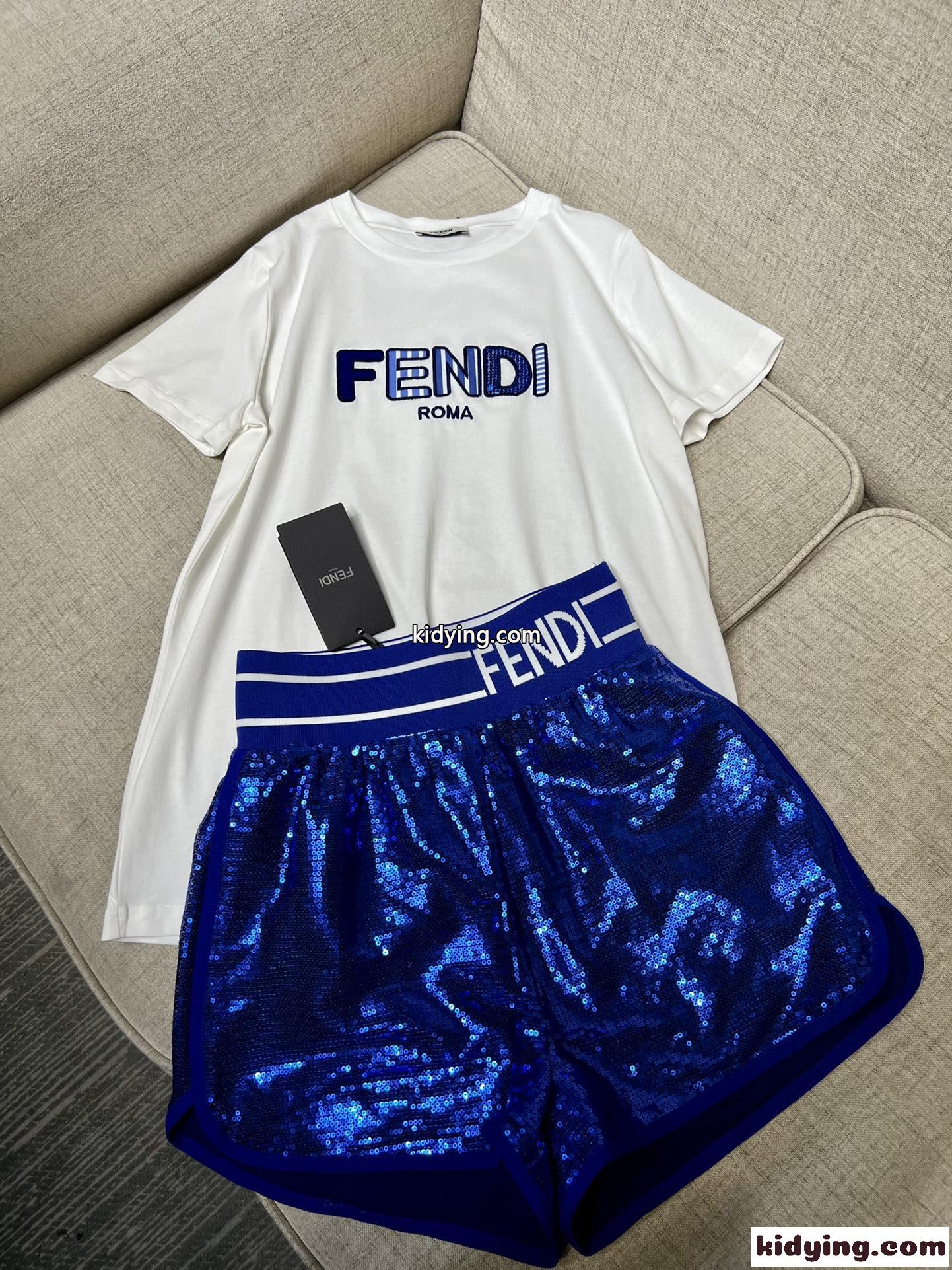 カジュアル スポーツ スパンコール フェンディ セットアップ コピー  Tシャツ ショートパンツ 2点セット-0