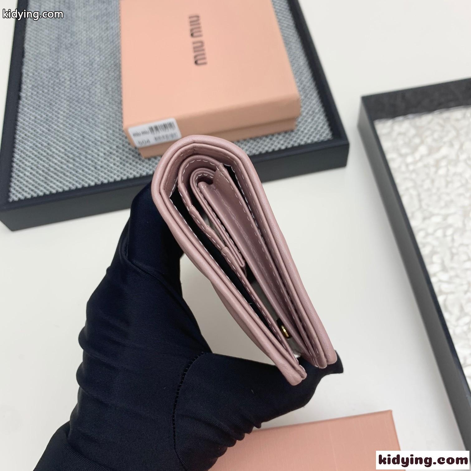 マテラッセ 小銭入れ付き 二つ折財布 ミュウミュウ 財布 コピー ピンク-0