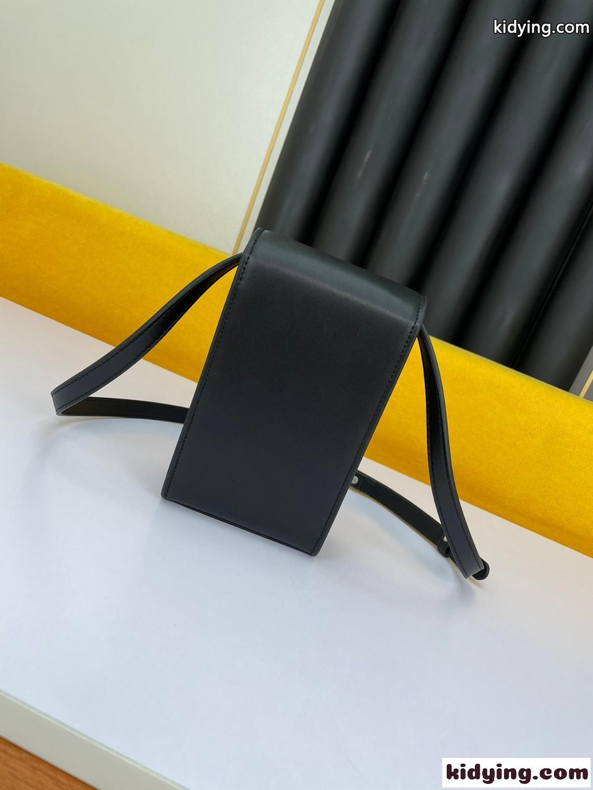 カジュアル 斜め掛け ポーチ 上品 ミニ 4G ジバンシィ バッグ コピー おしゃれ-2