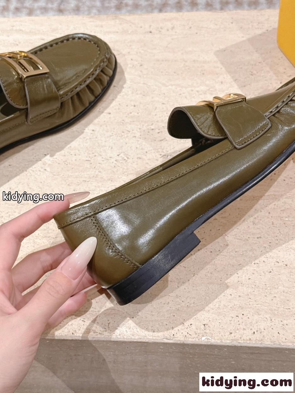 人気 バゲット レザー ローファー フェンディ モカシン コピー グリーン-3