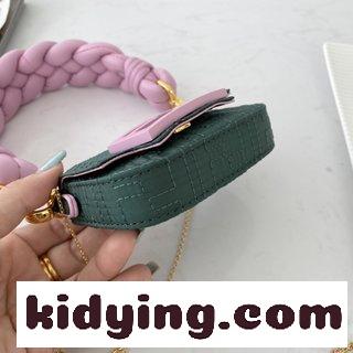 FENDI Baguette手袋Nano金 超大型FF書体のバックルが開閉する フェンディ バッグ 色 コピー-1