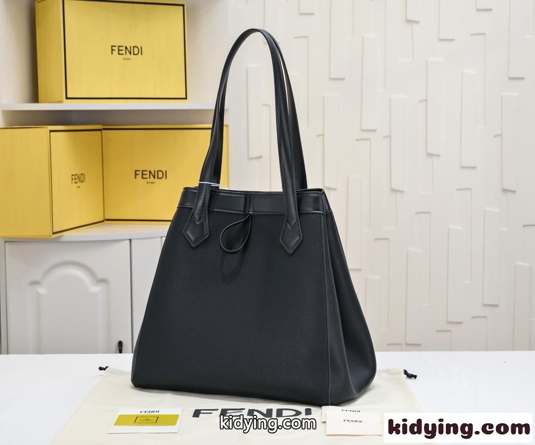 Fendi Origami ラージ ブラックレザー 変形バッグ フェンディ バッグ コピー-1