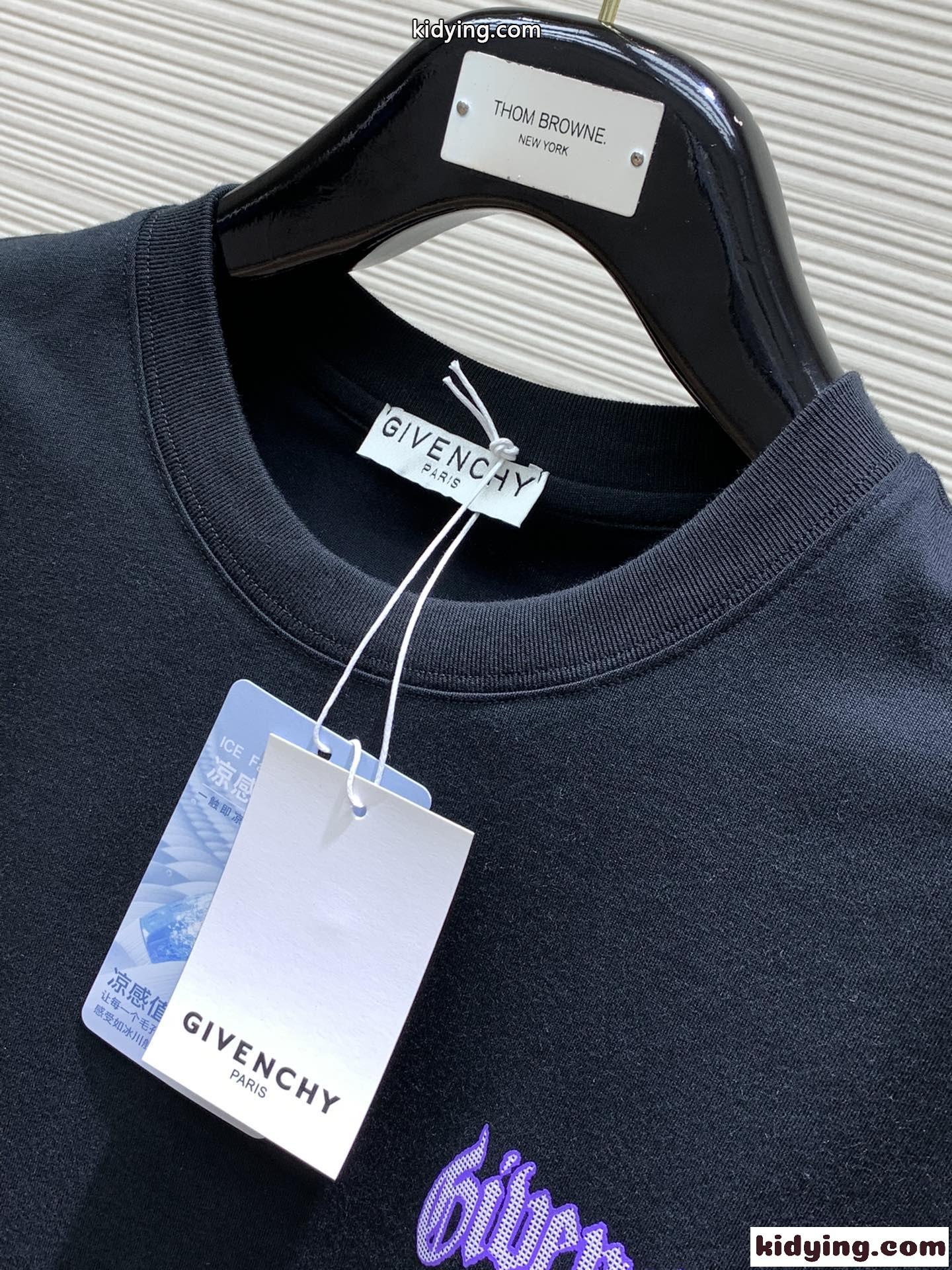 着心地いい コットン ジバンシィ Tシャツ 偽物 クルーネック 半袖Tシャツ ブラック-1