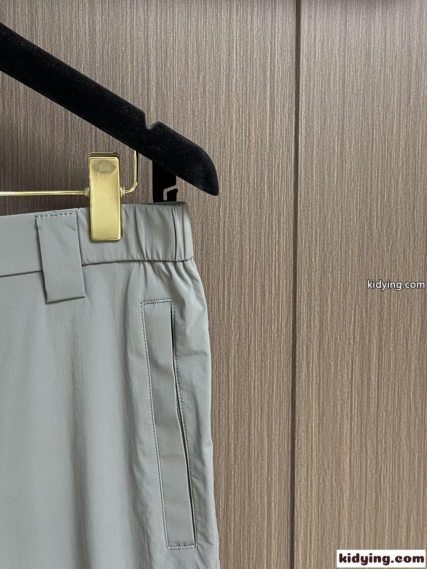 洗練された 上品 ロングパンツ プラダ パンツ コピー メンズ ズボン グレー-2