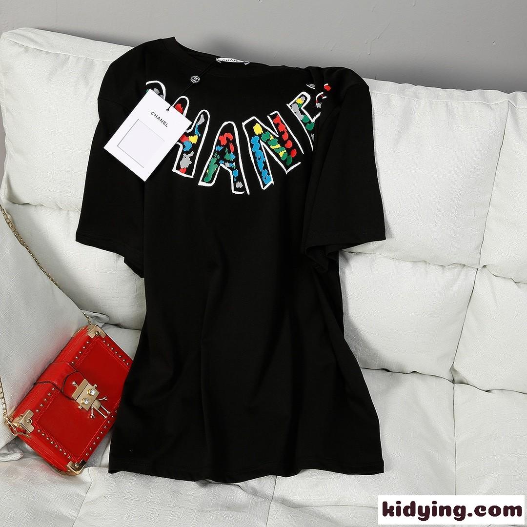 人気 新作 ゆったり リラックス 着心地いい プリント シャネル tシャツ コピー コットン クルーネック ホワイト ブラック-1
