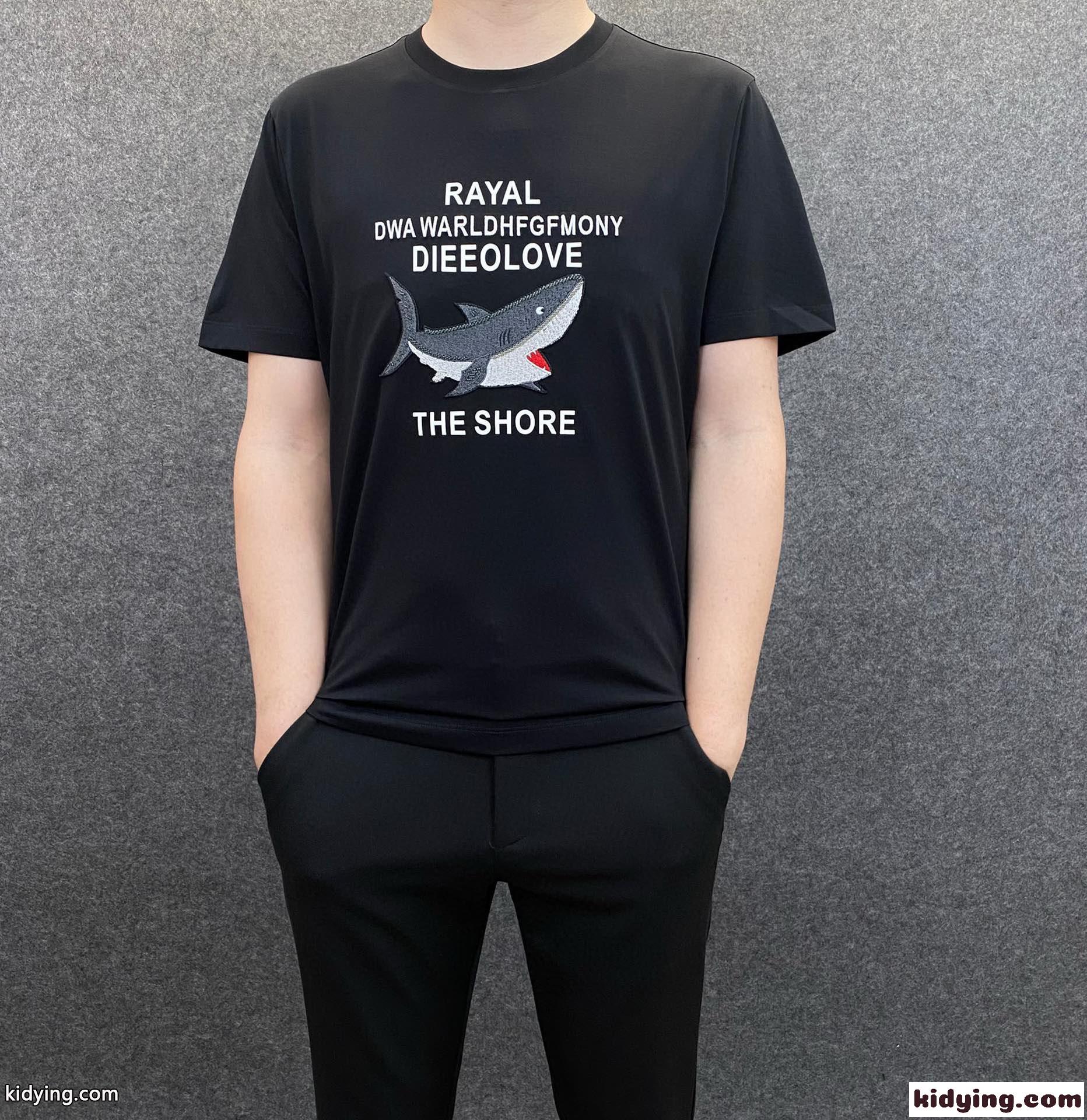 トムブラウン tシャツ コピー 春夏 トップス メンズ おしゃれ 定番 プリント 半袖 クルーネック-4