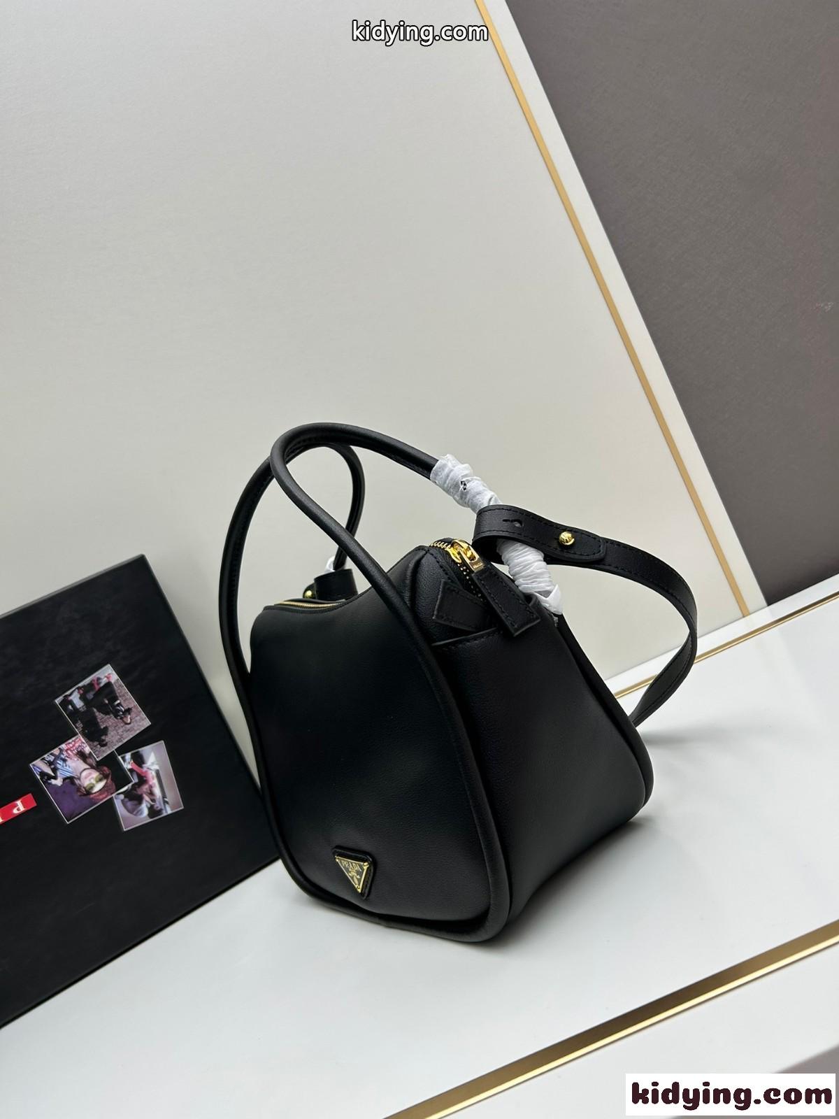上品 カジュアル レザー ハンドバッグ プラダ バッグ コピー ブラック-1