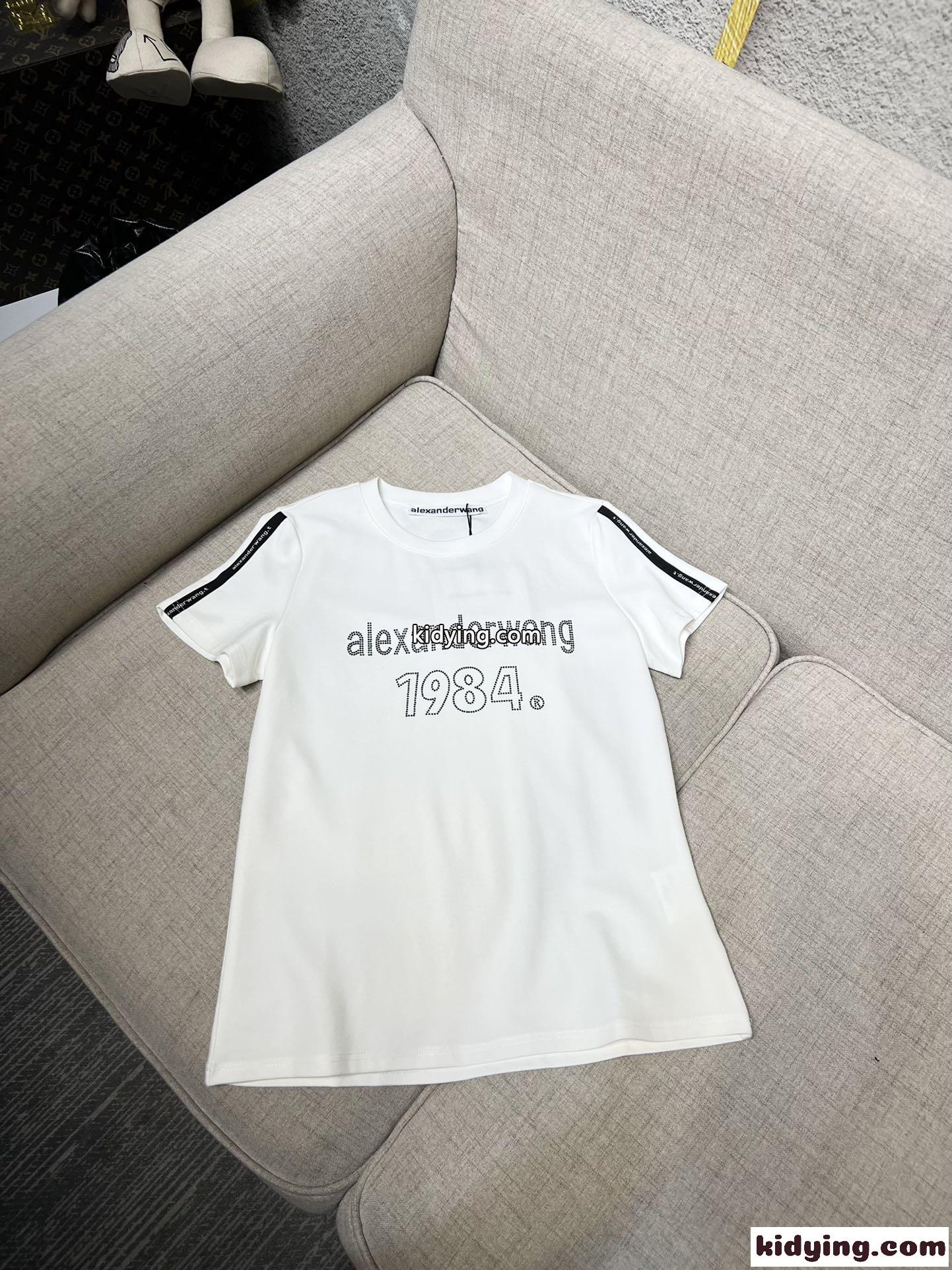 おしゃれ カジュアル ロゴ 半袖Tシャツ カジュアルパンツ アレキサンダーワング セットアップ コピー スポーツ 2点セット-1