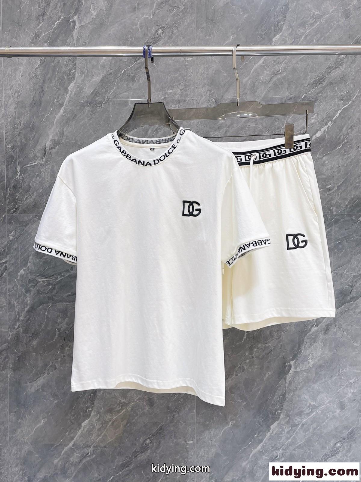 半袖Tシャツ×ショートパンツ2点セット ドルチェ&ガッバーナ セットアップ 偽物 ホワイト-0