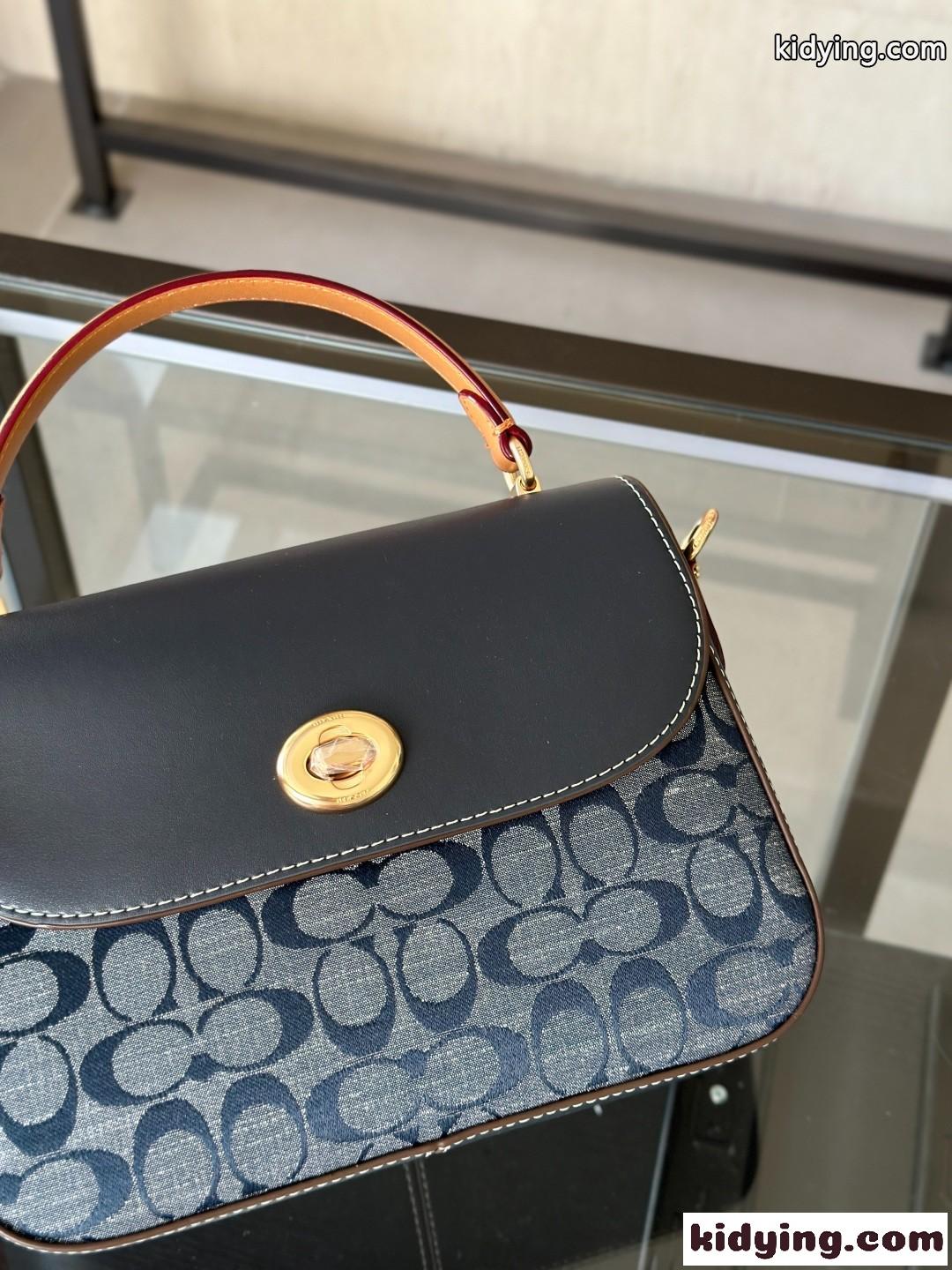 人気 コーチ バッグ スーパーコピー シグネチャー柄 ショルダーバッグ 定番-4