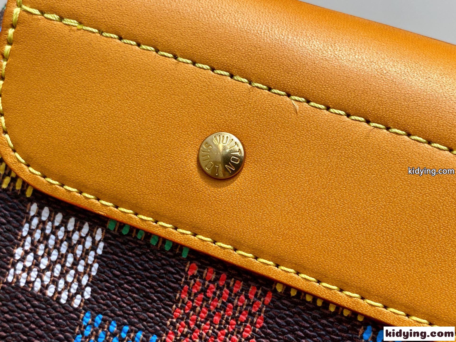 LV スティーマー･イーストウエスト ウェアラブル ウォレット ルイ・ヴィトン スーパーコピー N00187-3