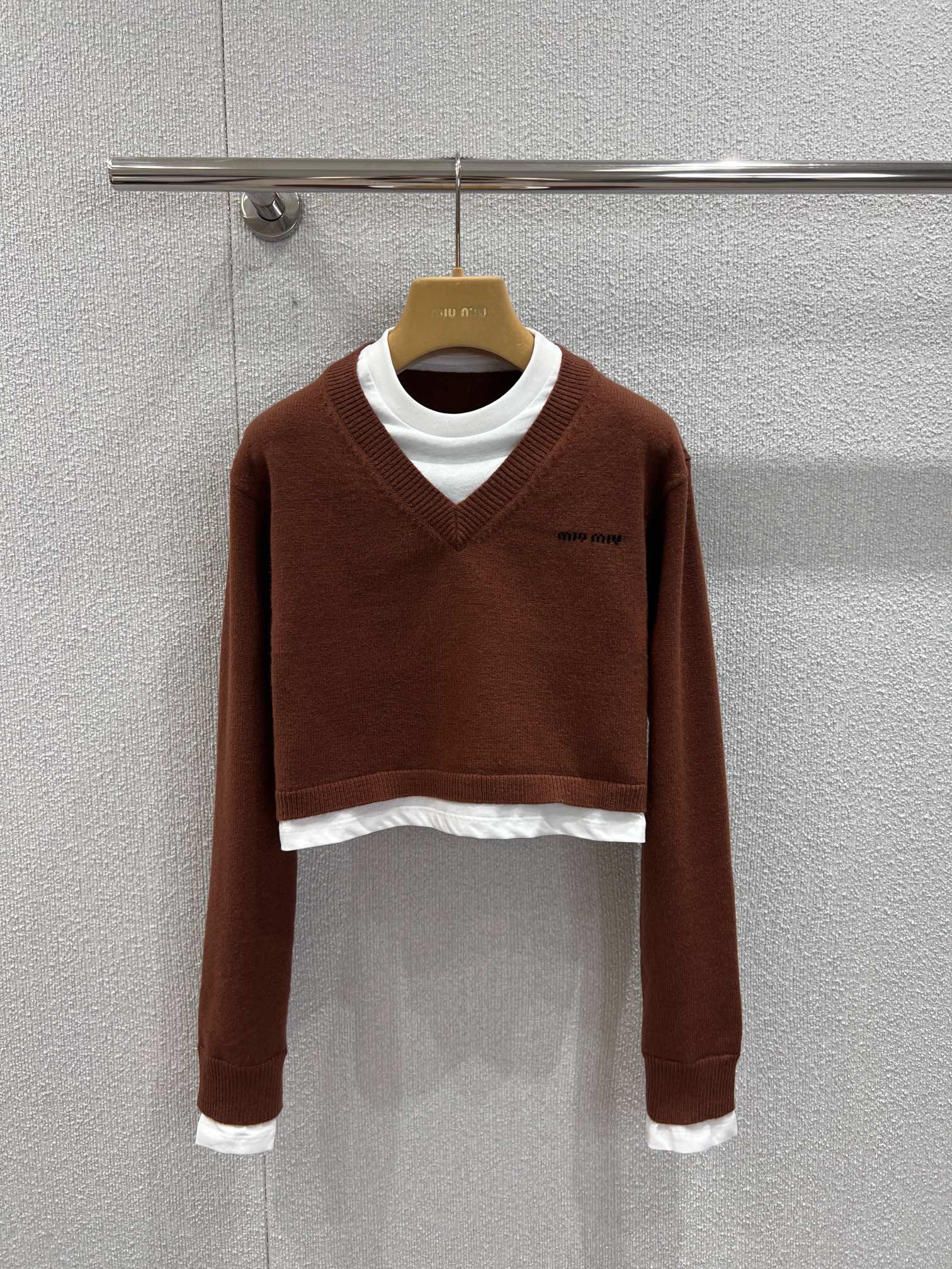 クロップド カシミア Vネック スウェットシャツ ミュウミュウ スーパーコピー-0