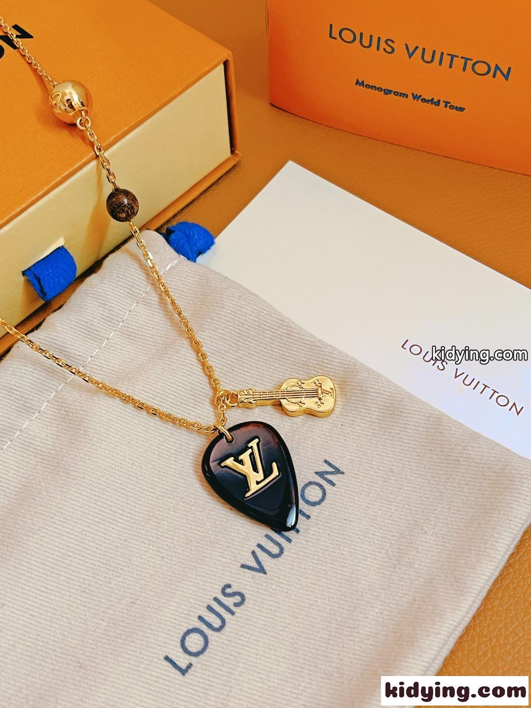 お洒落メンズに大人気♪LV ピックスペンダント ルイヴィトン ネックレス コピー ユニセックス M01865-1