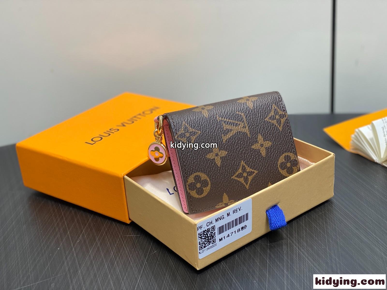 M14718 ウォレット・LV チャーム ルイヴィトン スーパーコピー 二つ折り財布-1