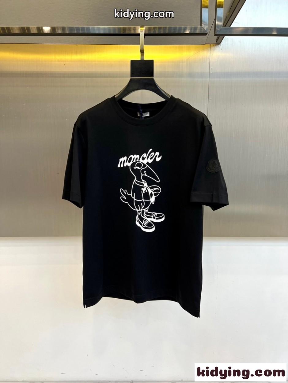 遊び心あふれる プリント 半袖Tシャツ モンクレール Tシャツ 偽物 ブラック-0
