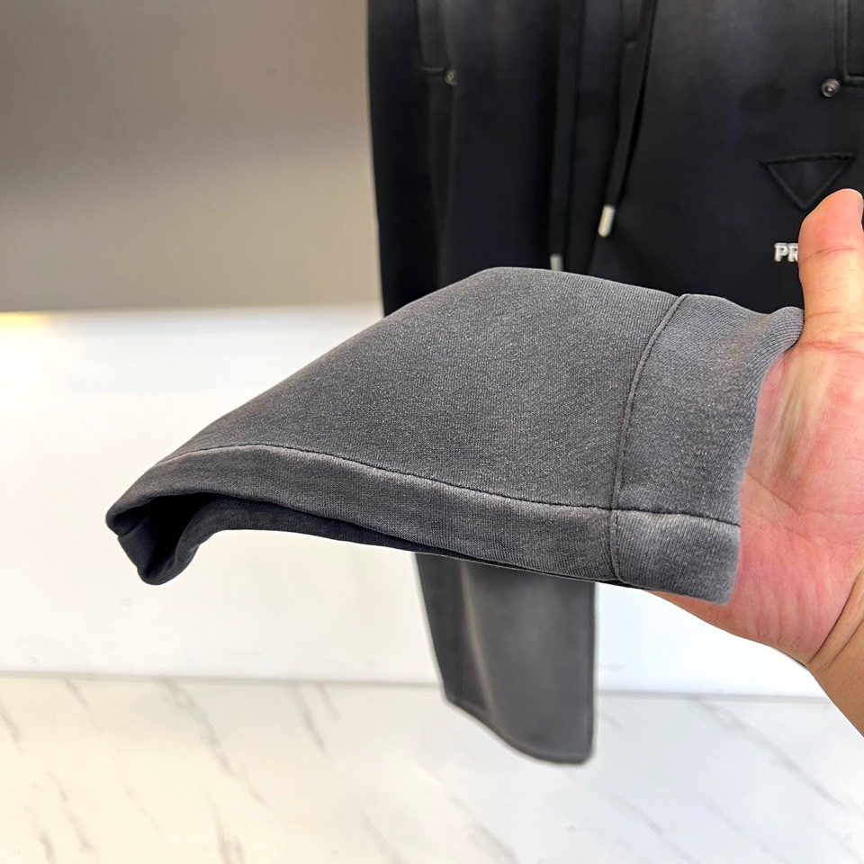 プラダ パンツ 偽物 ロゴ入り スタイリッシュ カジュアル スウェットパンツ-0