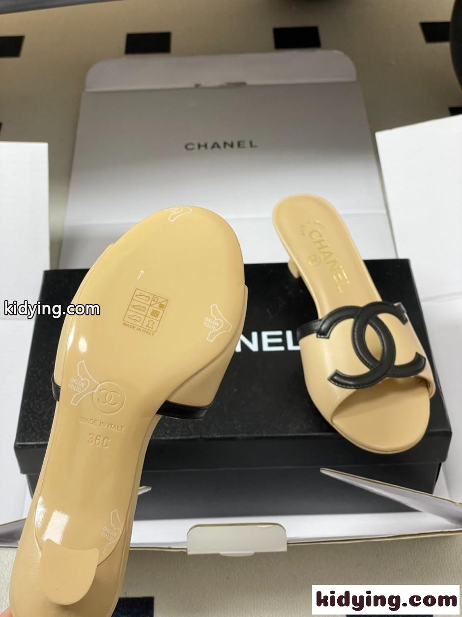 人気 洗練された バイカラー CCロゴ ミュール シャネル サンダル コピー ベージュ-3