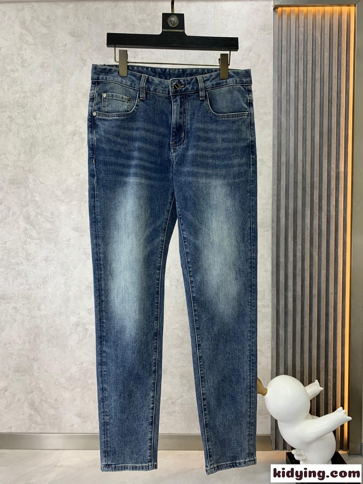 シンプル おしゃれ ヴェルサーチェ ジーンズ コピー 快適 メンズ デニムパンツ-1