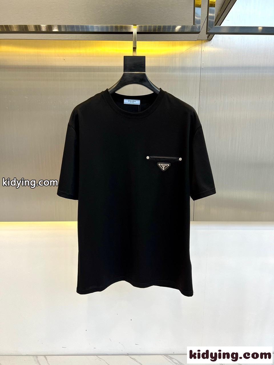 シンプル お洒落 プラダ Tシャツ コピー クルーネック 半袖Tシャツ ブラック-0