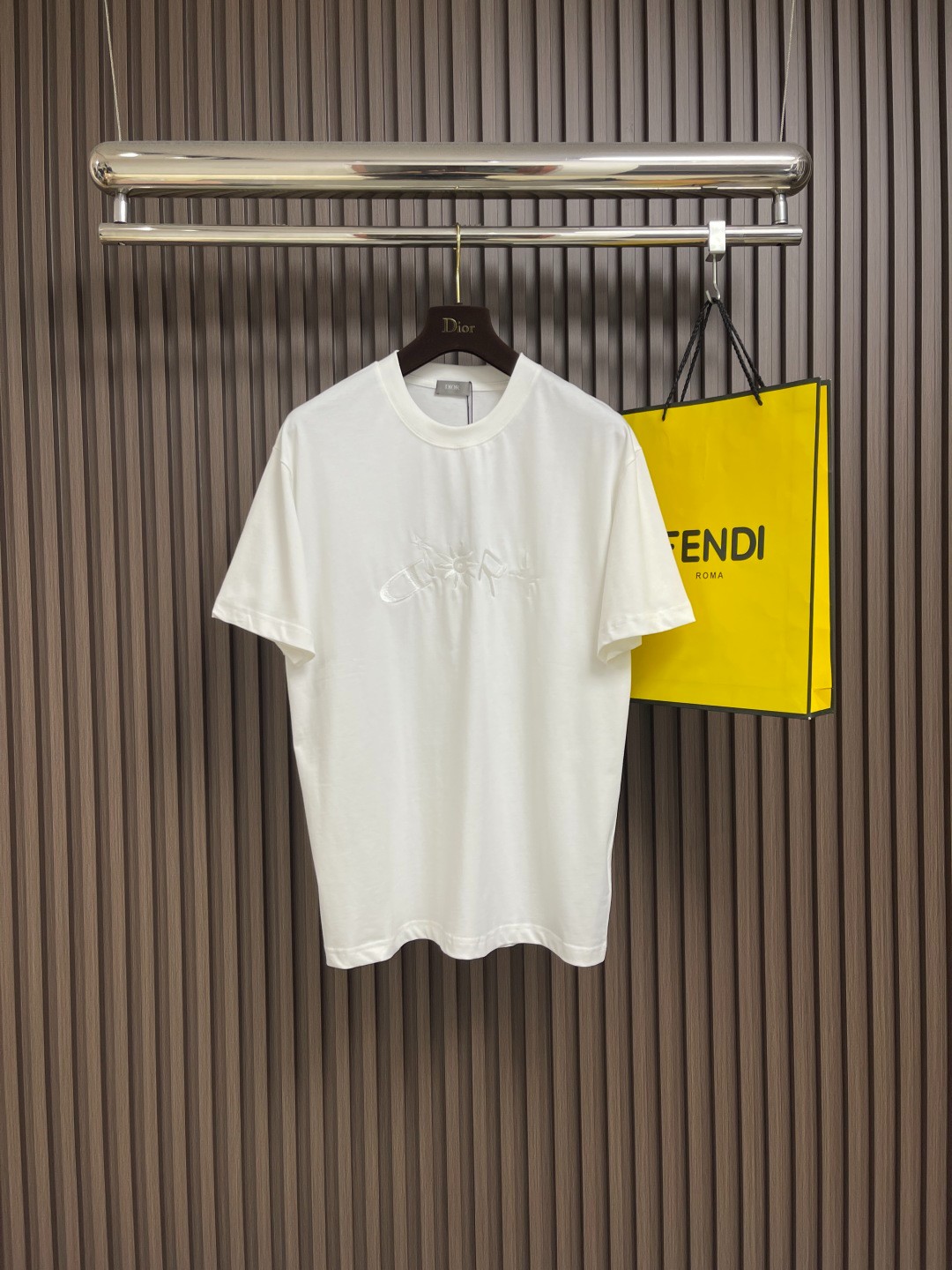 シンプル ロゴ入り クルーネック 半袖Tシャツ クリスチャン・ディオール Tシャツ 偽物-1