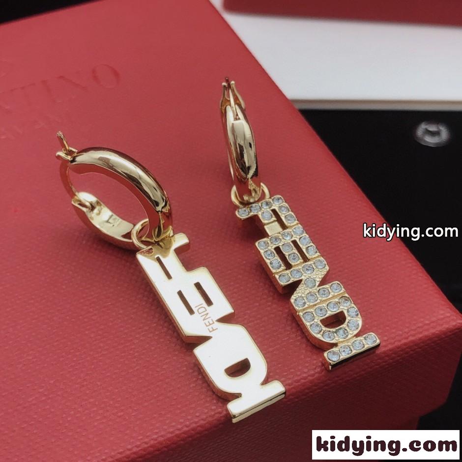 FENDI ロゴ ラインストーン ピアス フェンディ イヤリング 偽物-3
