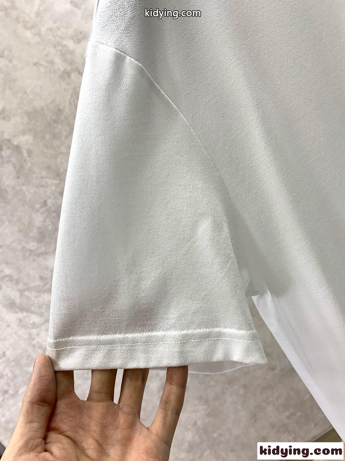 サルヴァトーレ・フェラガモ Tシャツ コピー 着回し カジュアル クルーネック 半袖Tシャツ-3