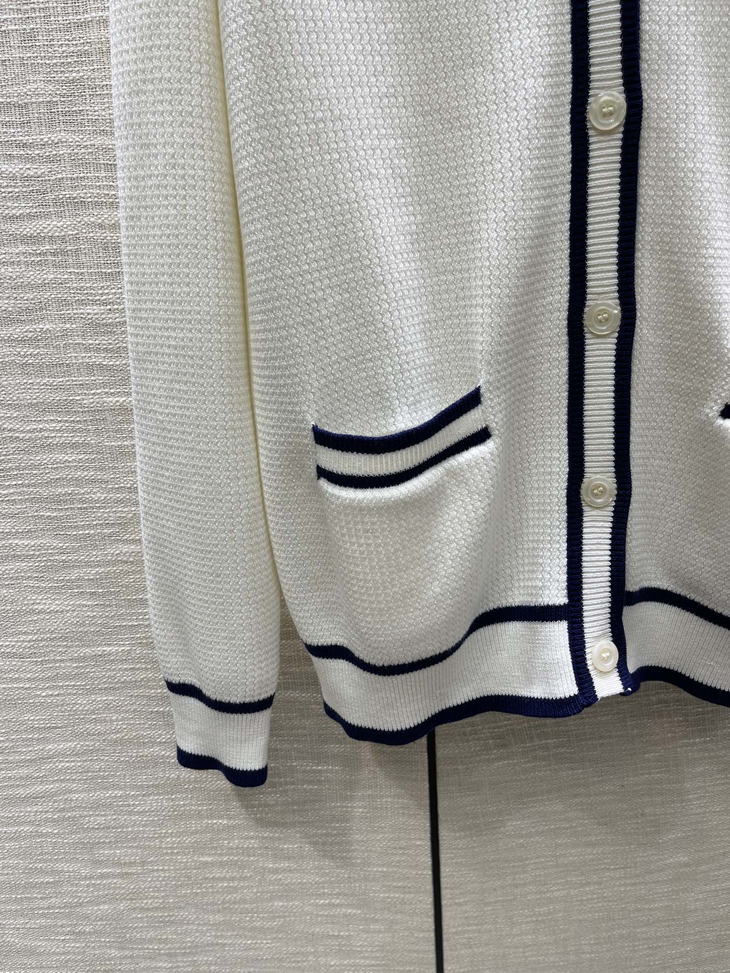洗練された 人気 Vネック ニットカーディガン グッチ ニット コピー-2
