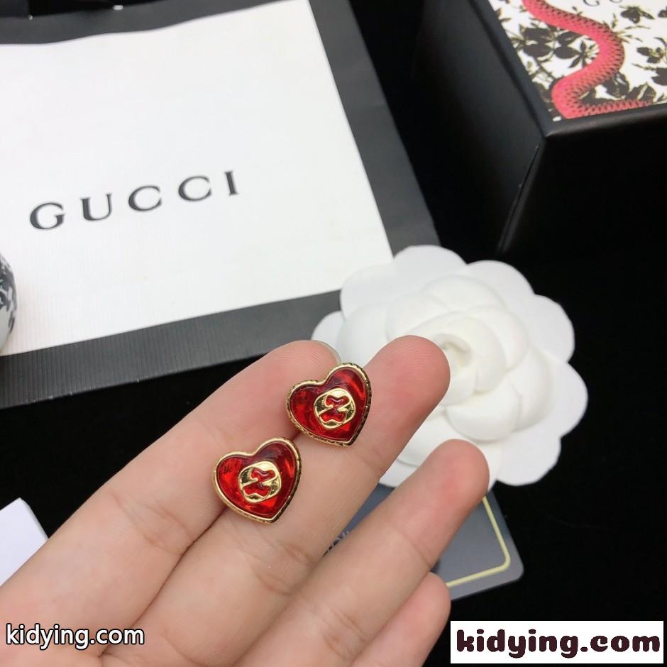 GUCCI グッチ インターロッキングG ハートモチーフ ピアス 偽物 合わせやすい-1