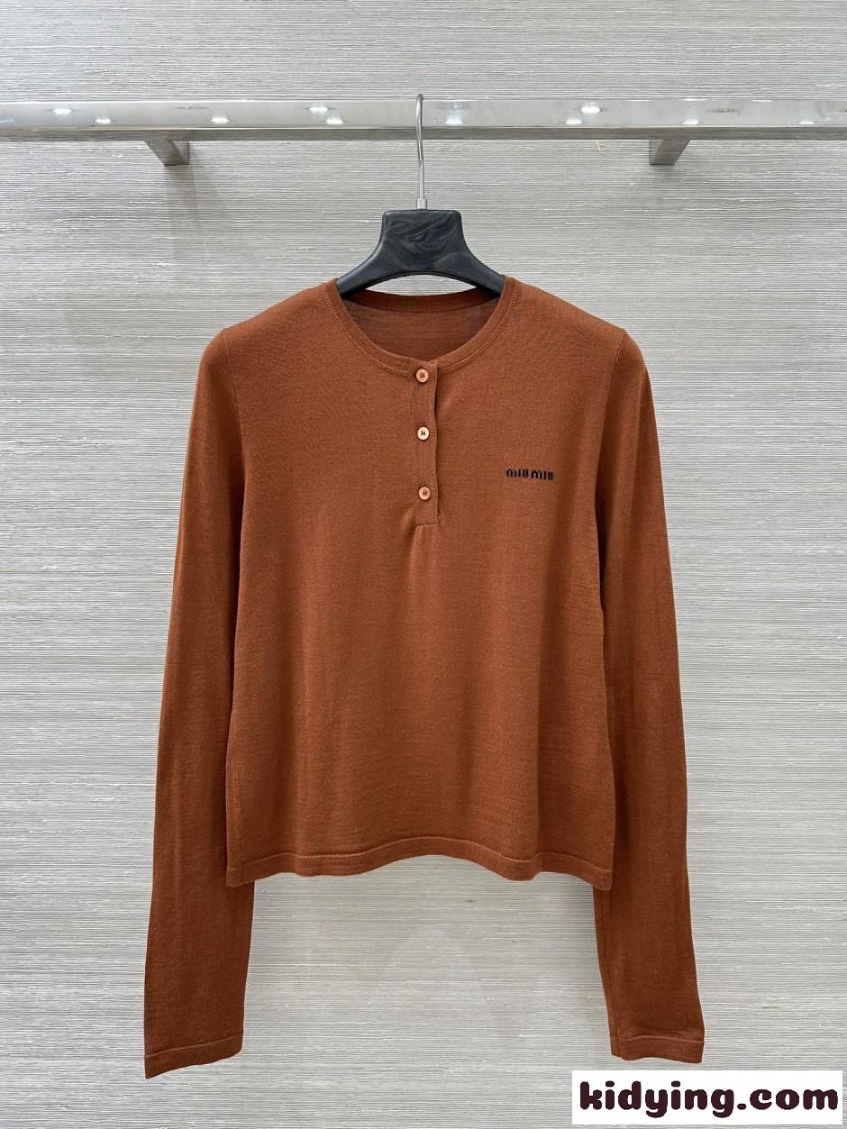 ロゴ入り ヘンリーネック カシミヤ トップス ミュウミュウ Tシャツ コピー ブラウン-2