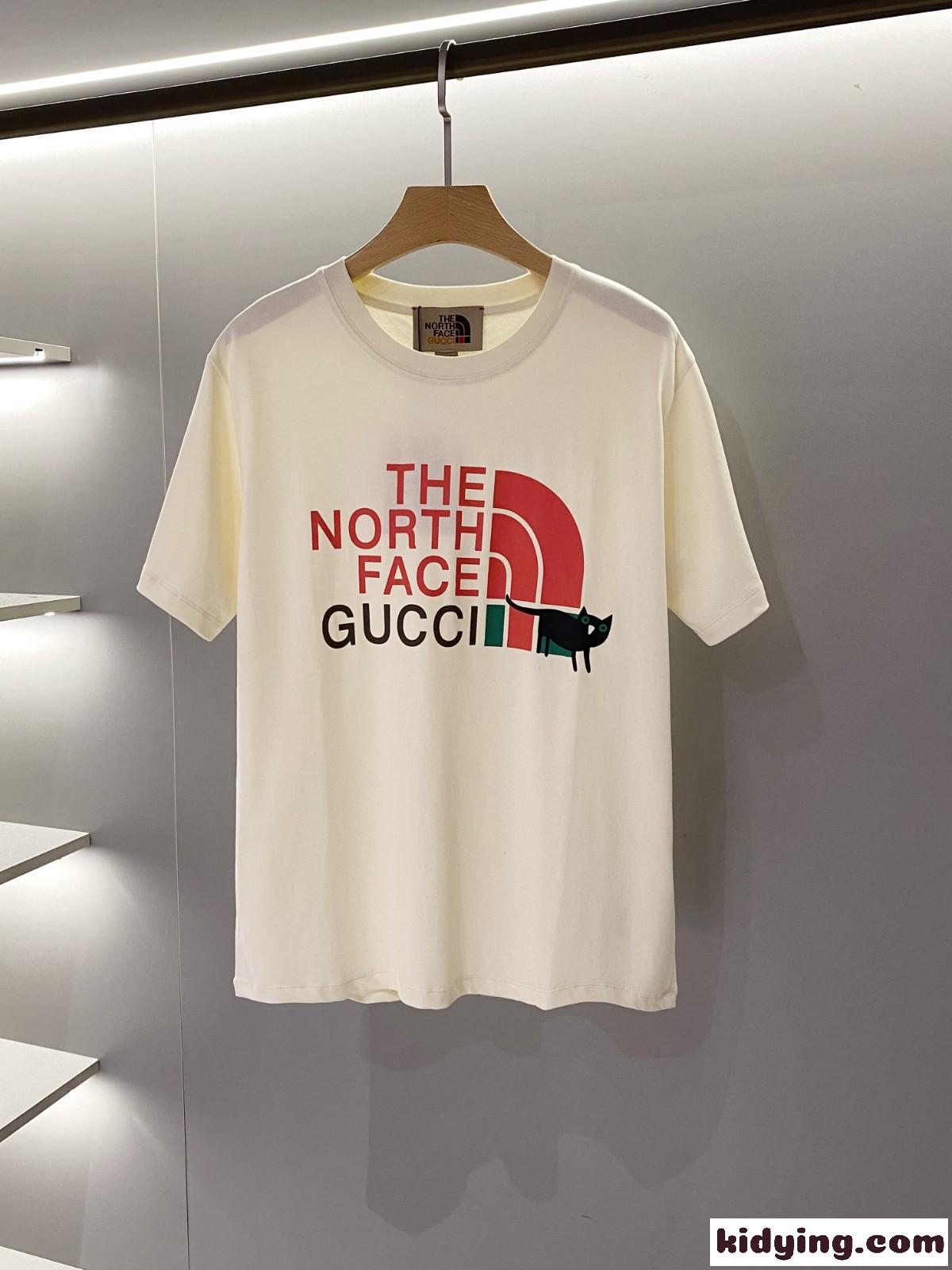THE NORTH FACE x GUCCI 大人気 コラボ プリント グッチ 半袖Tシャツ コピー コットン クルーネック トップス-1