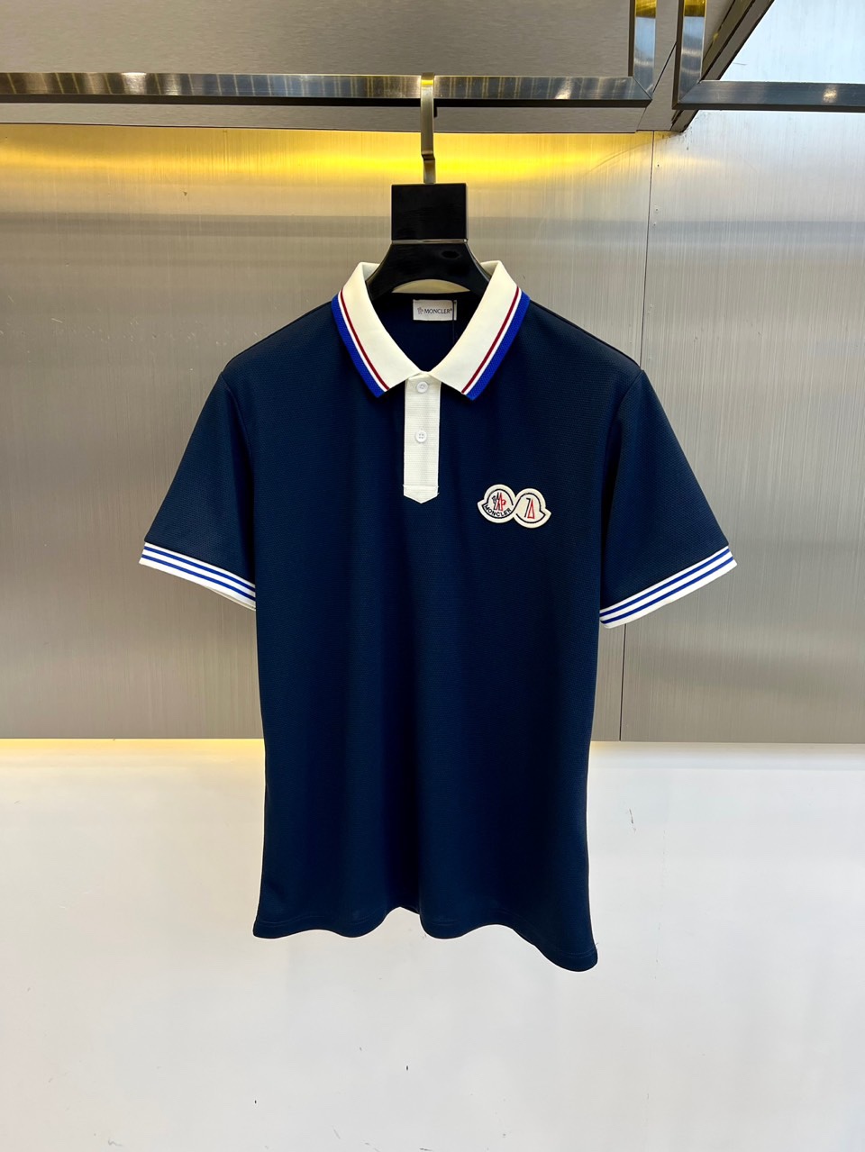 モンクレール Tシャツ 偽物 カジュアル 配色 ロゴパッチ ポロシャツ ネイビー-0