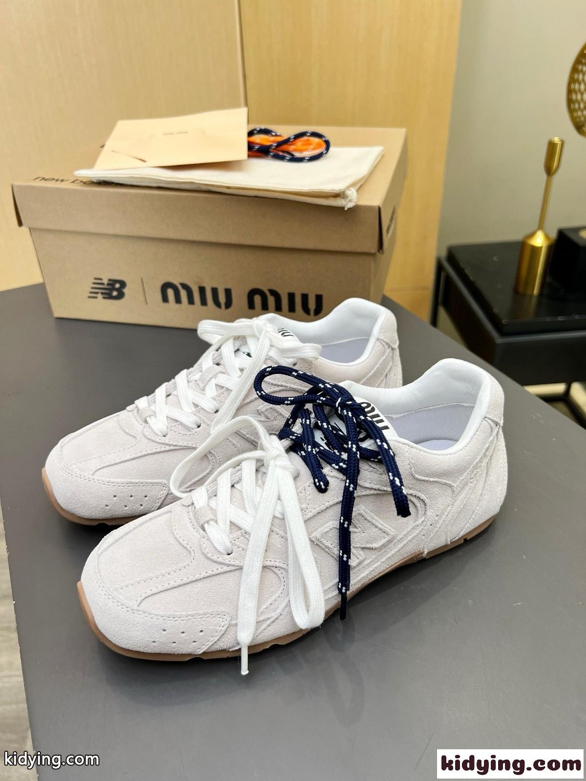 New Balance x Miu Miu xxx スエードスニーカー ミュウミュウ スニーカー コピー ホワイト-4