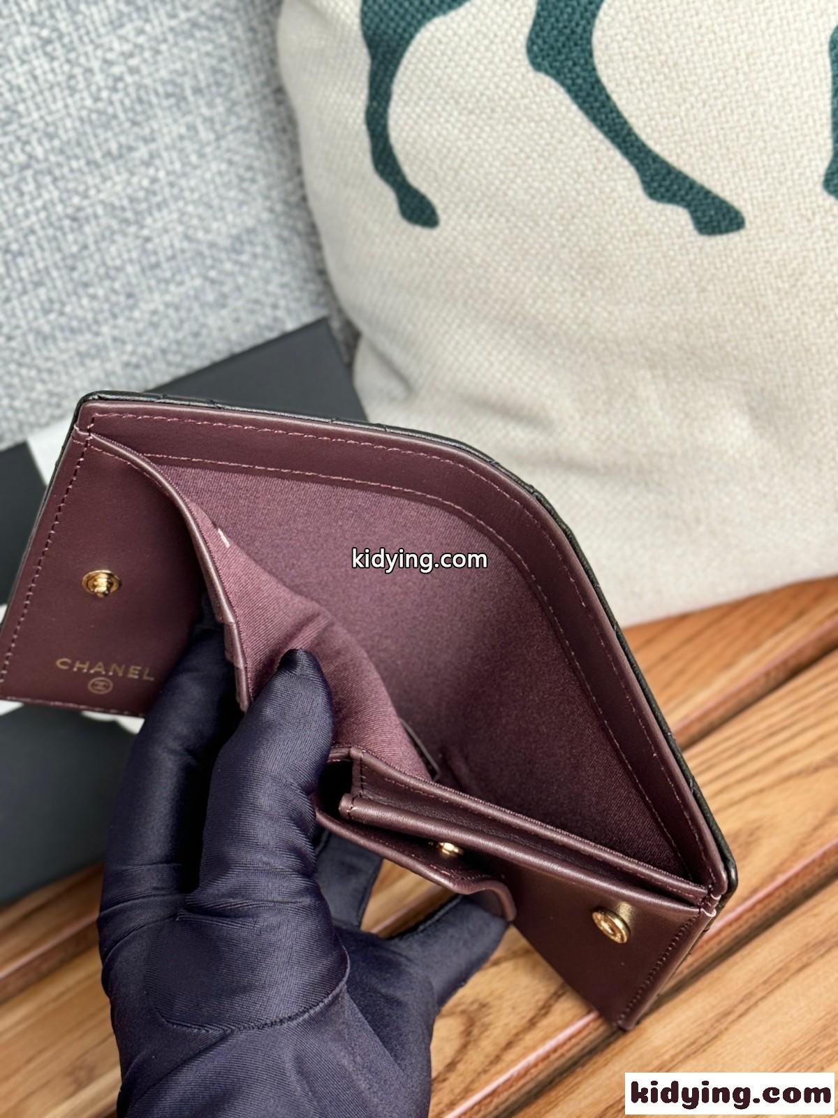 コンパクト シャネル 財布 スーパーコピー 2つ折り財布 ブラックxゴールド金具-3