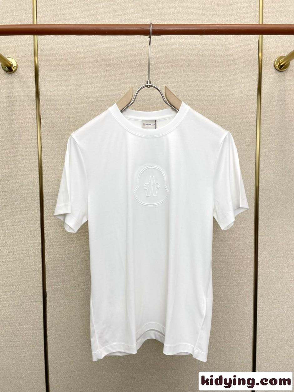 シンプル 洗練された ロゴ クルーネック 半袖Tシャツ モンクレール Tシャツ 偽物-4