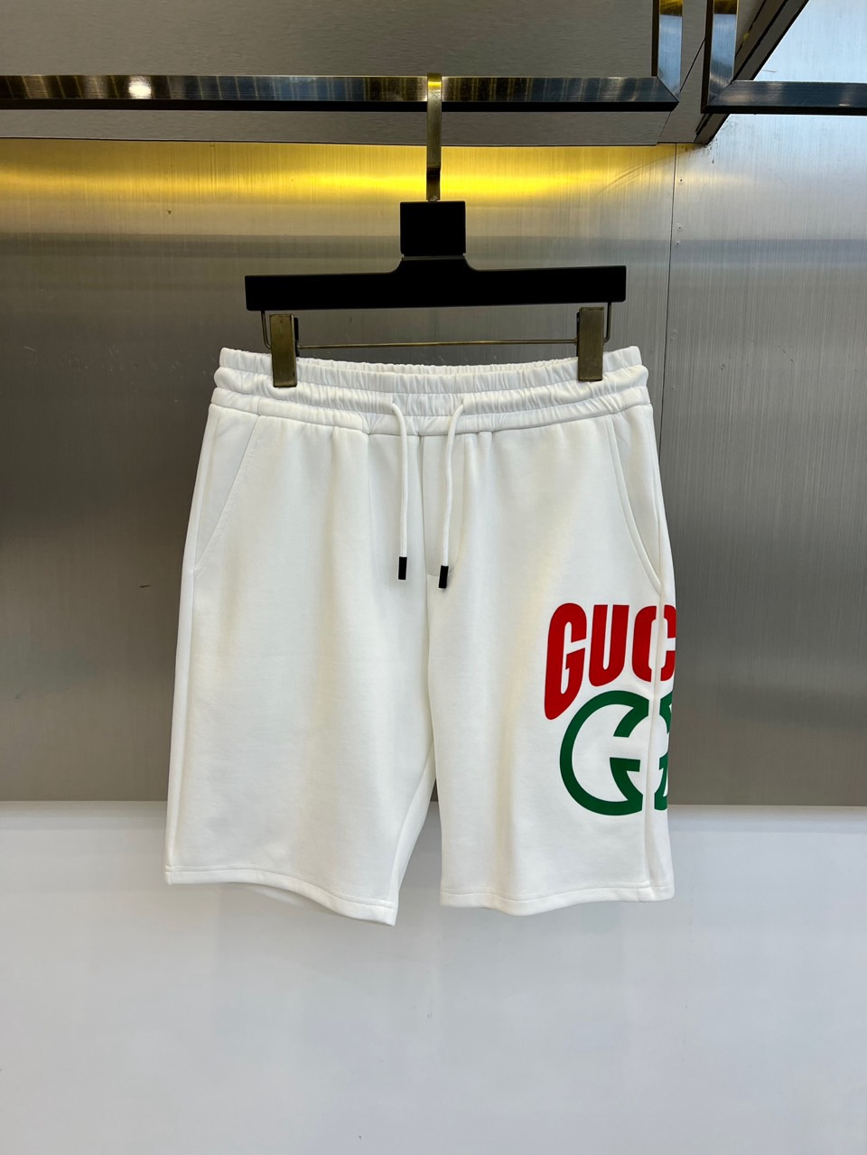 カジュアル 合わせやすい グッチ パンツ 偽物 メンズ ショートパンツ ホワイト-1