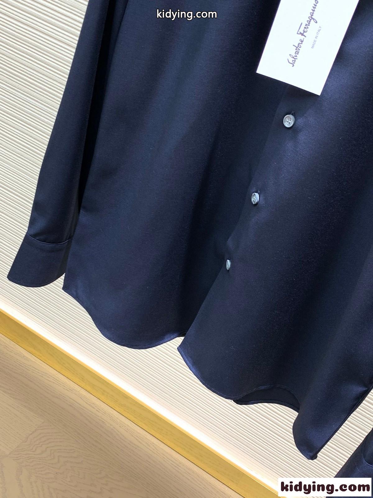 着心地いい シンプル 刺繍入り サルヴァトーレ・フェラガモ シャツ コピー ブルー-3