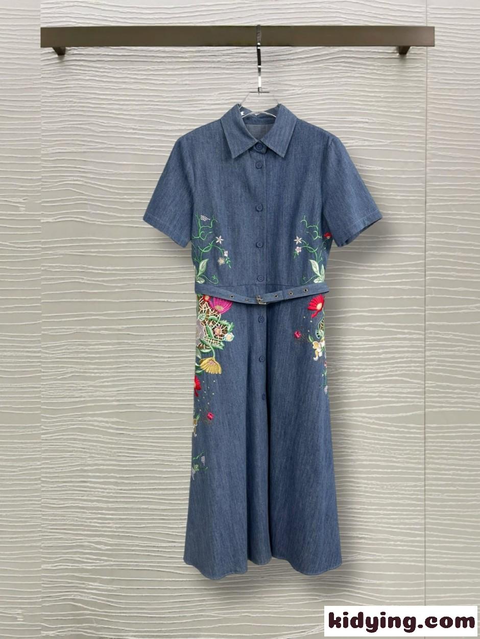 ボタニカル刺繍 ベルト付き デニムワンピース ヴァレンティノ ワンピース 偽物-1