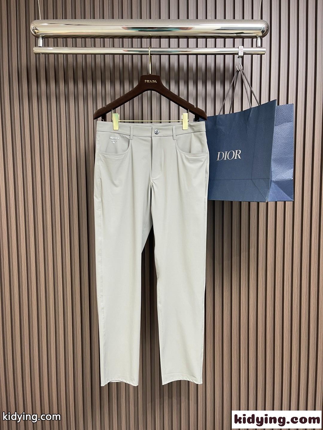 シンプル 洗練された チノパンツ プラダ パンツ コピー メンズ ロングパンツ グレー-1