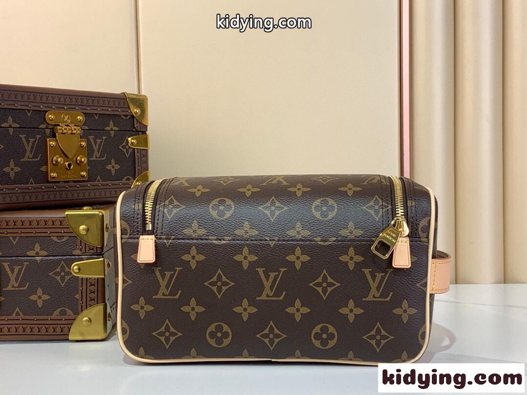 多機能＆大容量❤トイレタリー・バッグ ルイ・ヴィトン バッグ スーパーコピー M11510-2