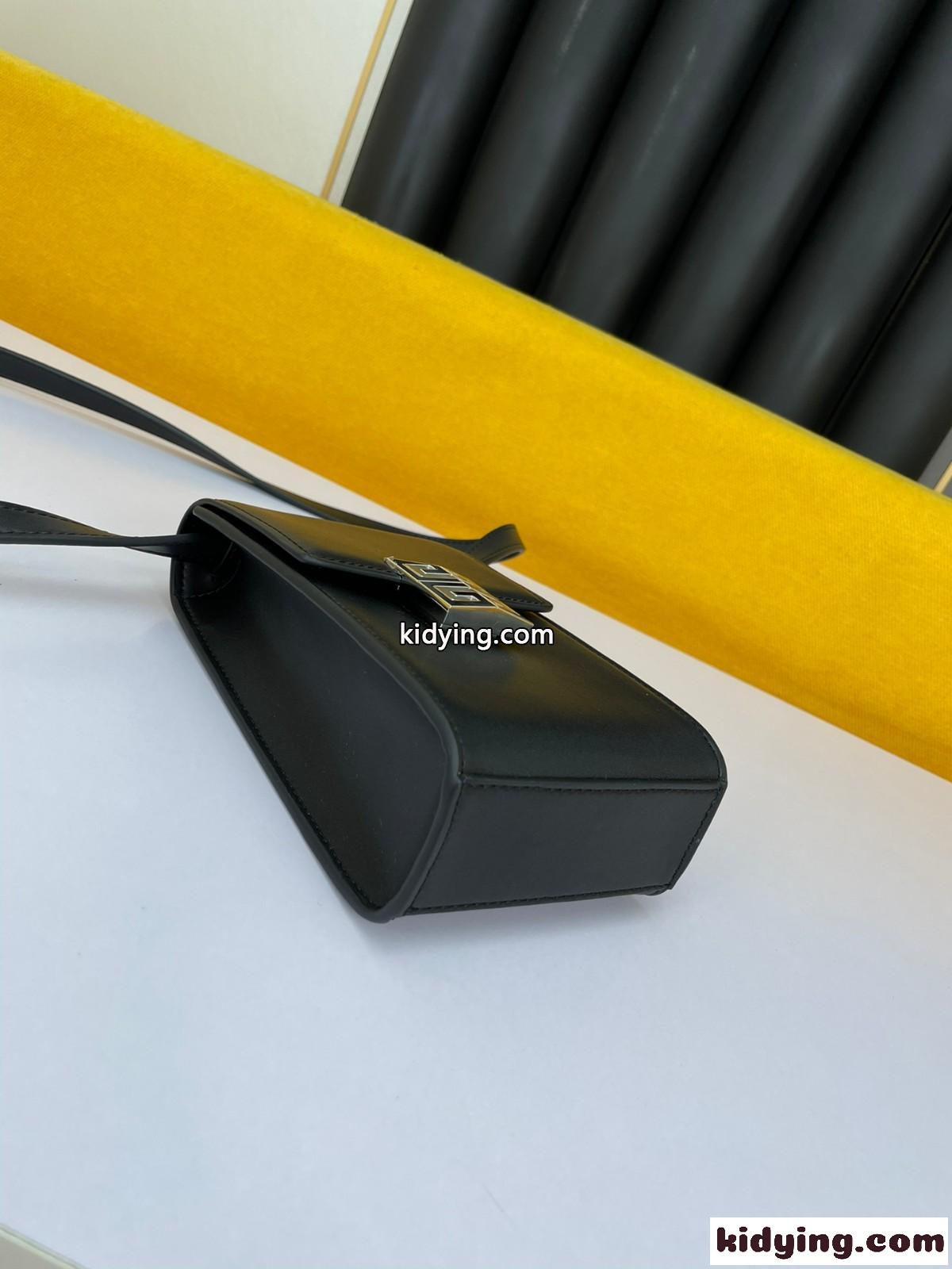 カジュアル 斜め掛け ポーチ 上品 ミニ 4G ジバンシィ バッグ コピー おしゃれ-3